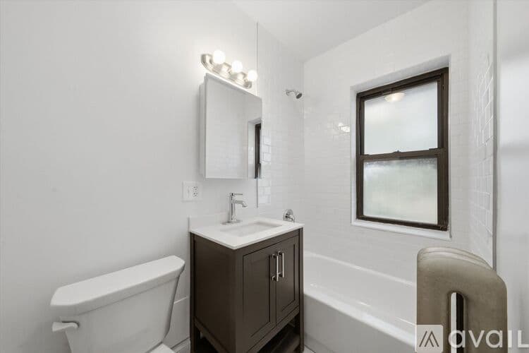 Chicago Apartment: 2700 N Spaulding Ave