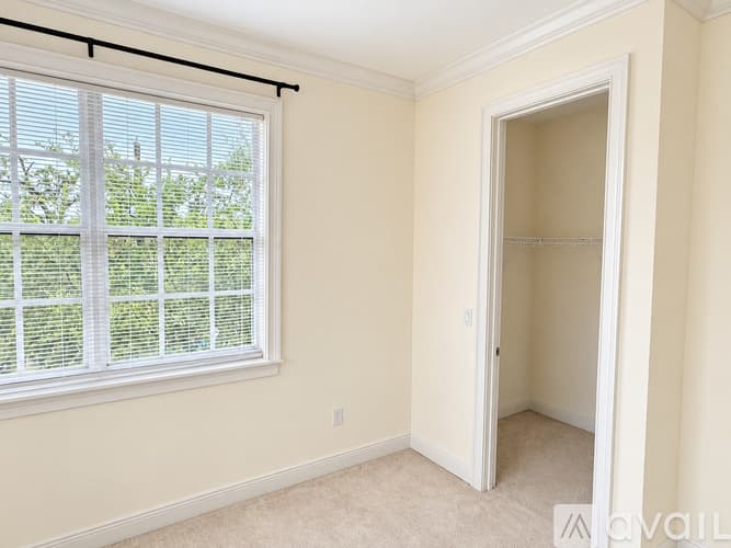 Clearwater Townhome: 500 Jasmine Way