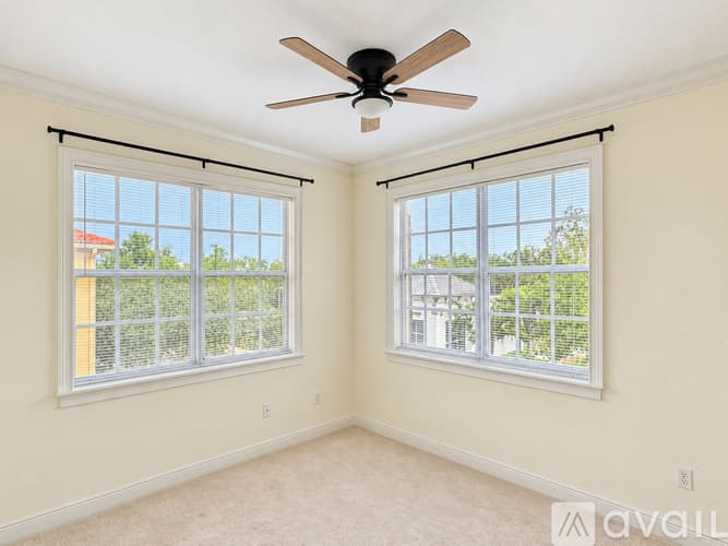 Clearwater Townhome: 500 Jasmine Way
