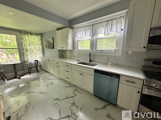 Overland House: 9003 Lackland Road