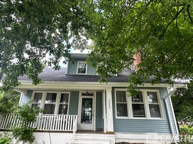 Overland House: 9003 Lackland Road
