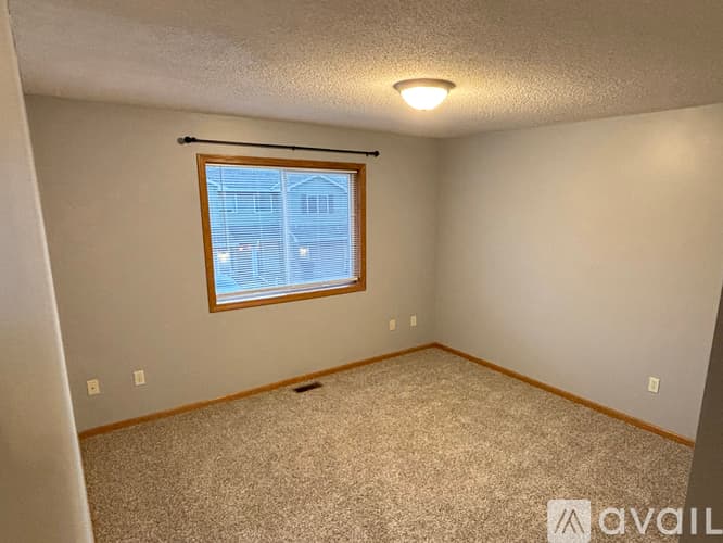 Oakdale Townhome: 6376 Upper 13 Th St N