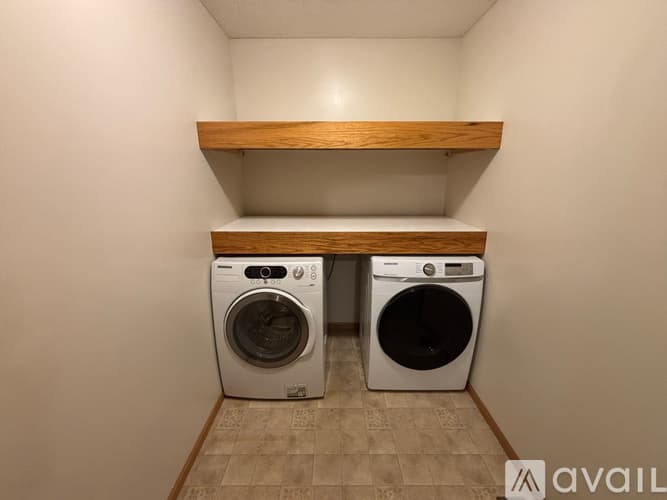 Oakdale Townhome: 6376 Upper 13 Th St N
