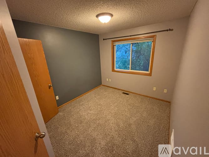 Oakdale Townhome: 6376 Upper 13 Th St N