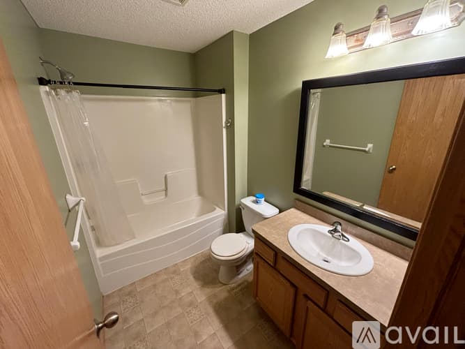 Oakdale Townhome: 6376 Upper 13 Th St N