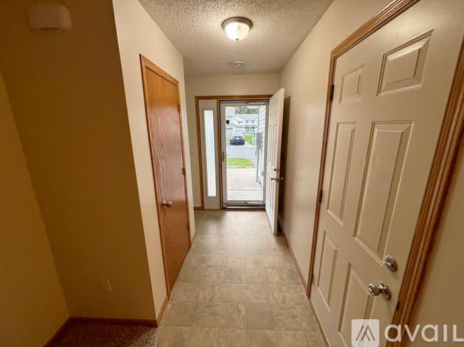 Oakdale Townhome: 6376 Upper 13 Th St N