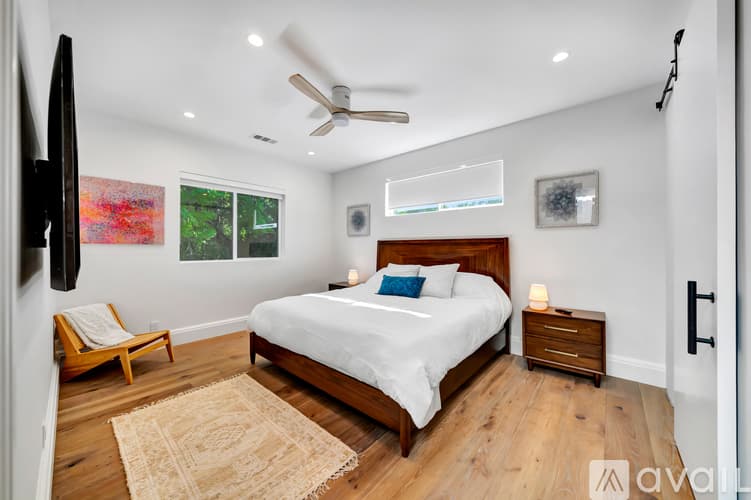 Los Angeles House: 23265 Gonzales Dr