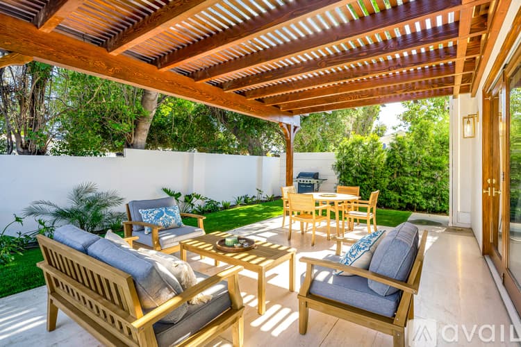 Los Angeles House: 23265 Gonzales Dr
