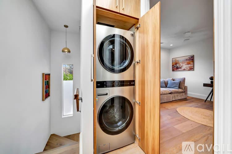 Los Angeles House: 23265 Gonzales Dr