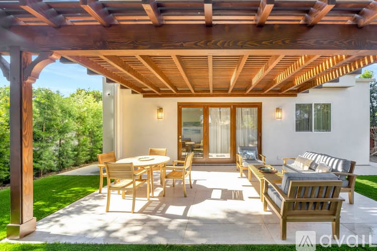 Los Angeles House: 23265 Gonzales Dr