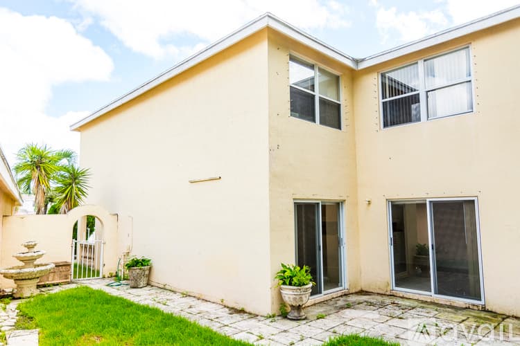 Pompano Beach House: 4004 Eastridge Cir