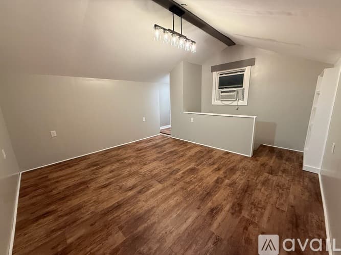 Taylors House: 8 Mountain Chase Dr