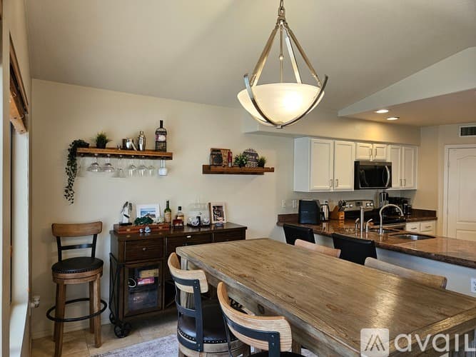 Phoenix House: 1715 East Yukon Drive