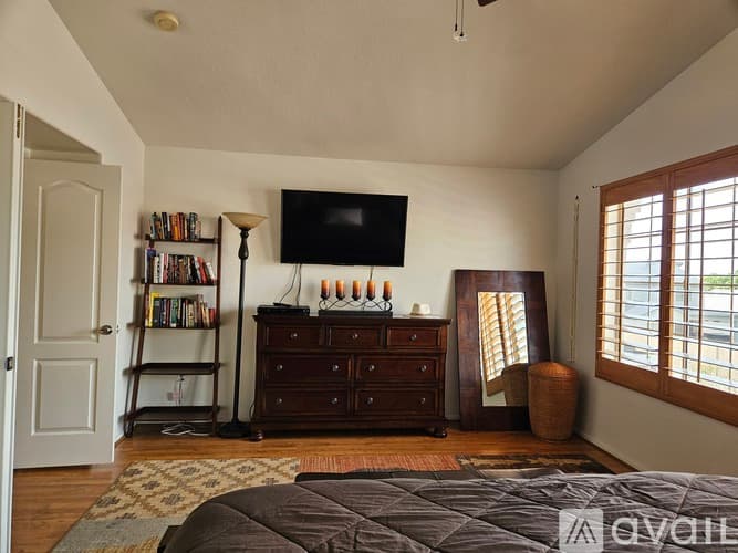 Phoenix House: 1715 East Yukon Drive
