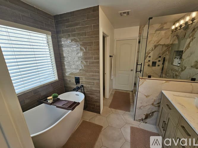 Phoenix House: 1715 East Yukon Drive
