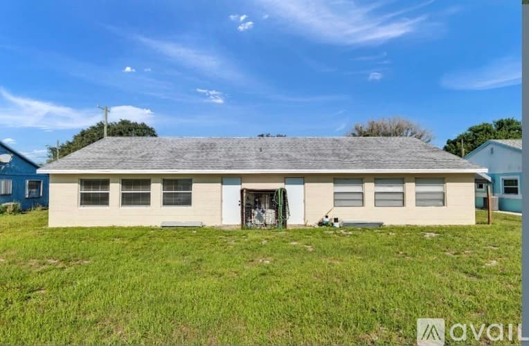 Fort Pierce House: 2809 Jefferson Parkway UNIT B