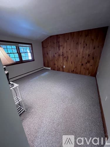 Pelham Apartment: 1049 Mammoth Rd