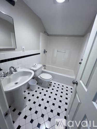 Pelham Apartment: 1049 Mammoth Rd