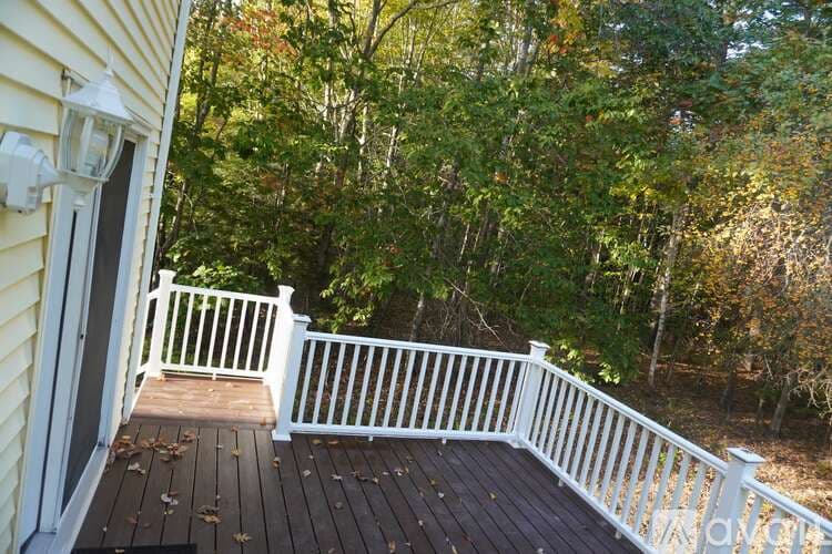 Windham House: 41 Dakota Drive