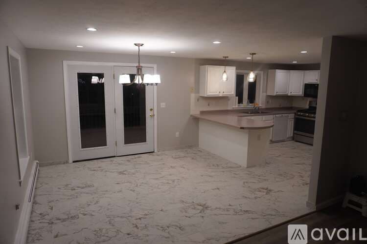 Windham House: 41 Dakota Drive