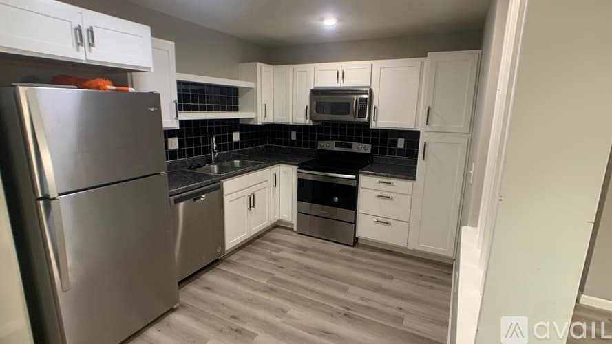 Alton Apartment: 611 Liberty Street