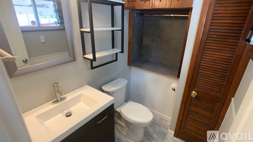 Alton Apartment: 611 Liberty Street