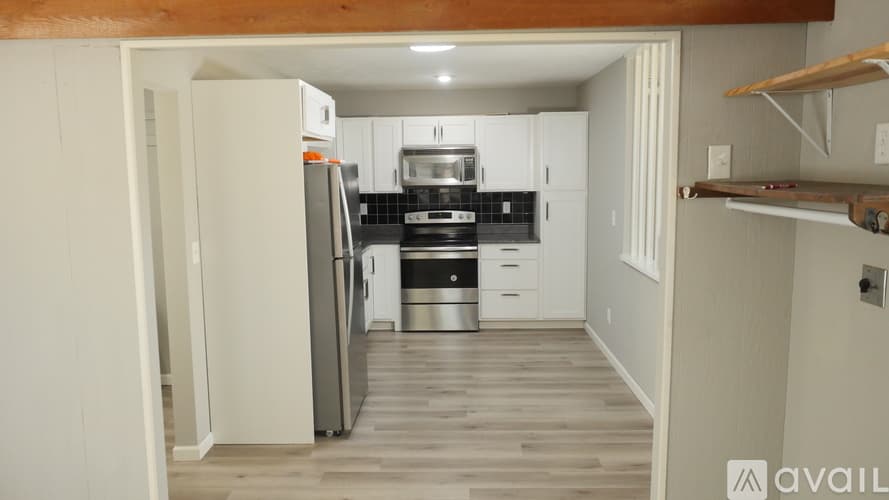 Alton Apartment: 611 Liberty Street