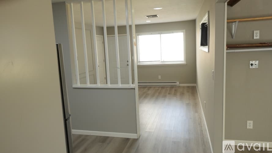Alton Apartment: 611 Liberty Street