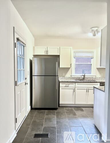 Atlanta House: 1816 Donnalee Ave SE
