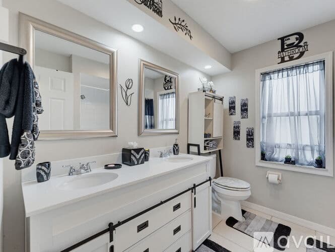 Spring Hill House: 13109 Lola Drive