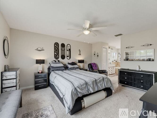 Spring Hill House: 13109 Lola Drive