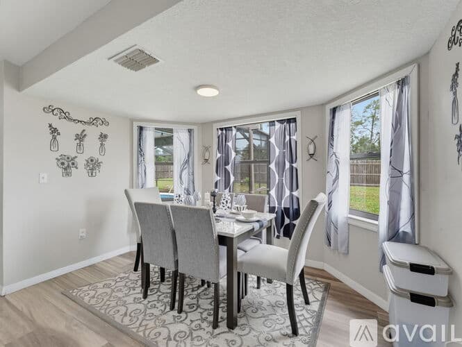 Spring Hill House: 13109 Lola Drive