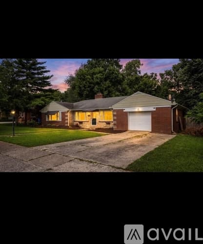 Lexington House: 2333 Southview Drive