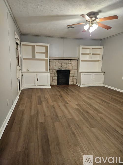 Lexington House: 2333 Southview Drive