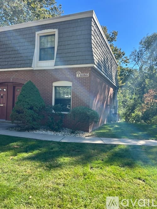 Pittsburgh House: 764 Carriage Circle