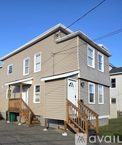 Chicopee Apartment: 2 Archie St