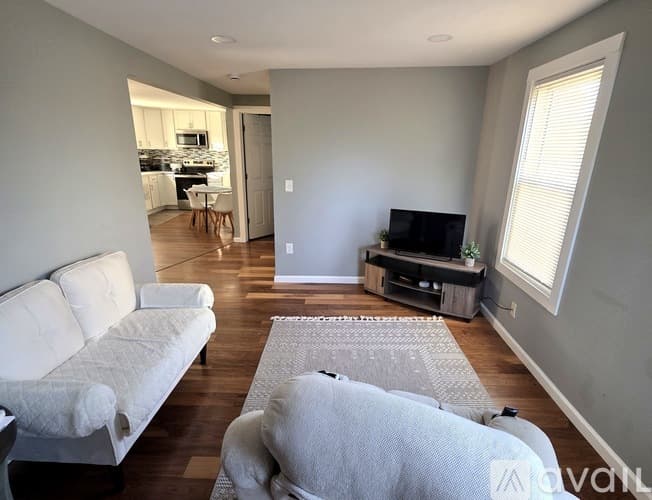 Chicopee Apartment: 2 Archie St