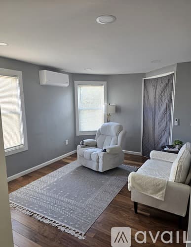 Chicopee Apartment: 2 Archie St
