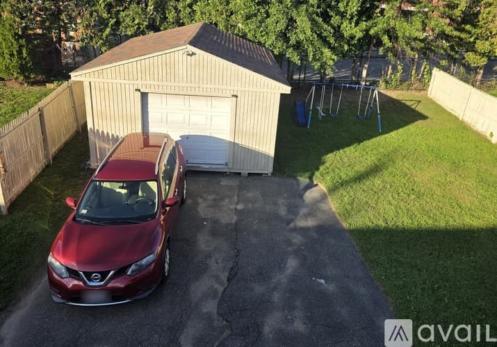 Chicopee Apartment: 2 Archie St