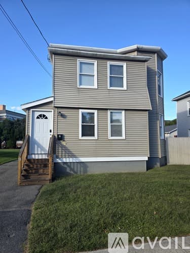 Chicopee Apartment: 2 Archie St