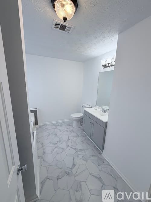 McDonough House: 6045 Flagstaf Walk