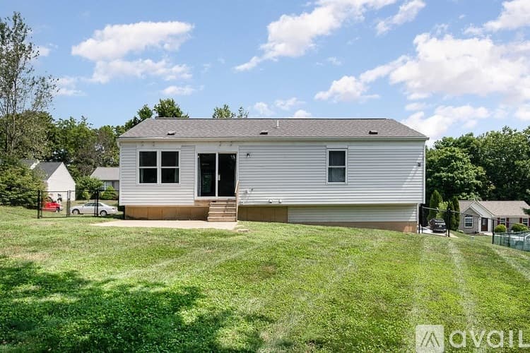 Burlington House: 7433 Sterling Springs Way
