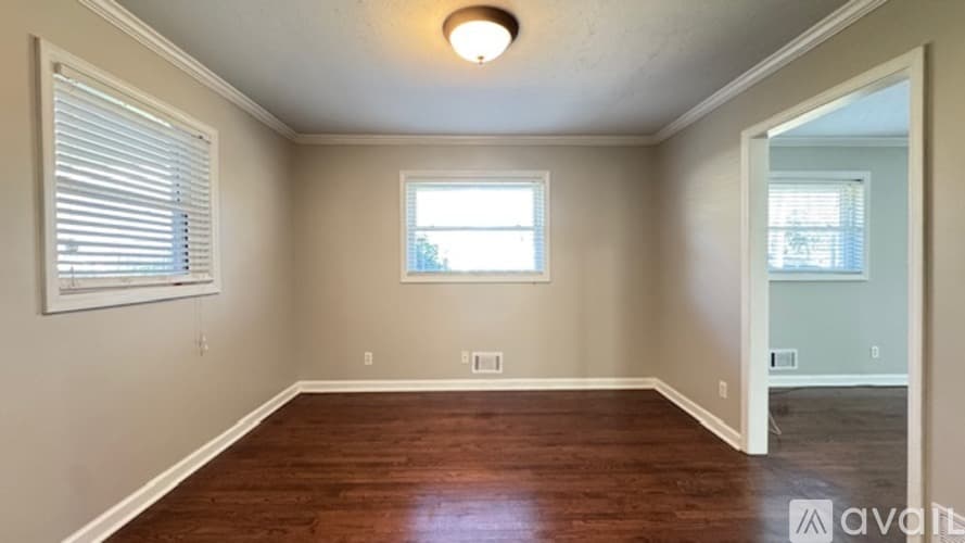 Marietta House: 552 Sybil Lane Southeast