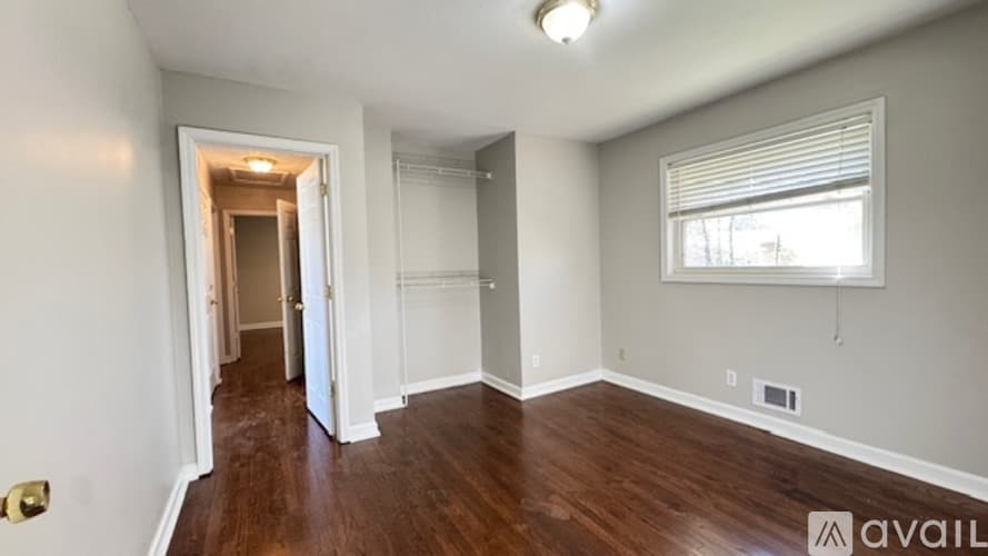 Marietta House: 552 Sybil Lane Southeast