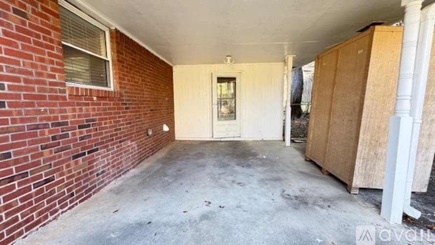 Marietta House: 552 Sybil Lane Southeast