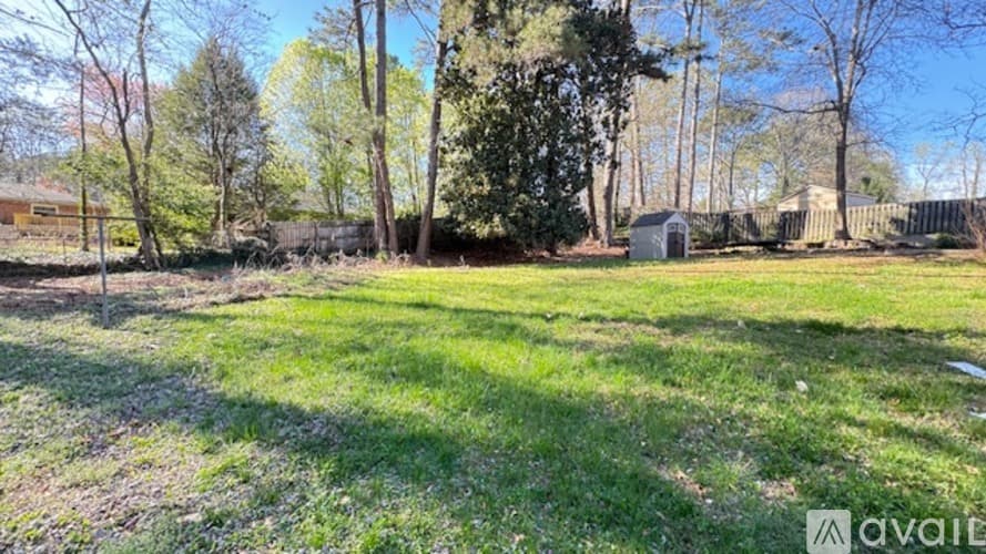 Marietta House: 552 Sybil Lane Southeast