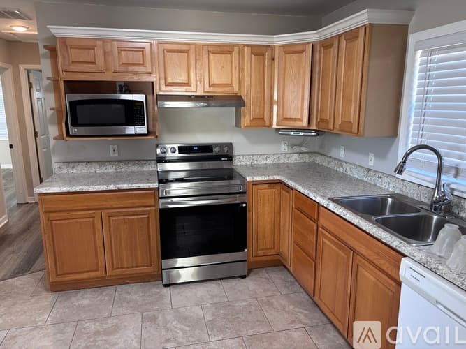 Union House: 5 Richardson Dr