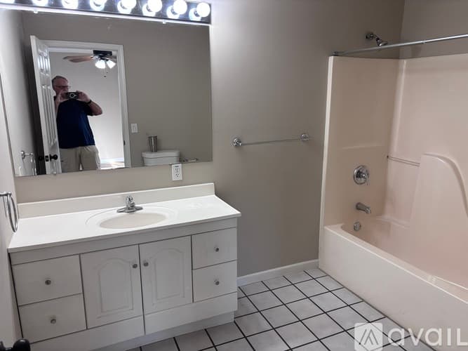 Union House: 5 Richardson Dr