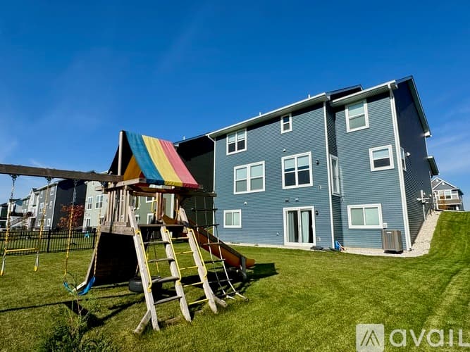 Lino Lakes House: 2080 Watermark Way