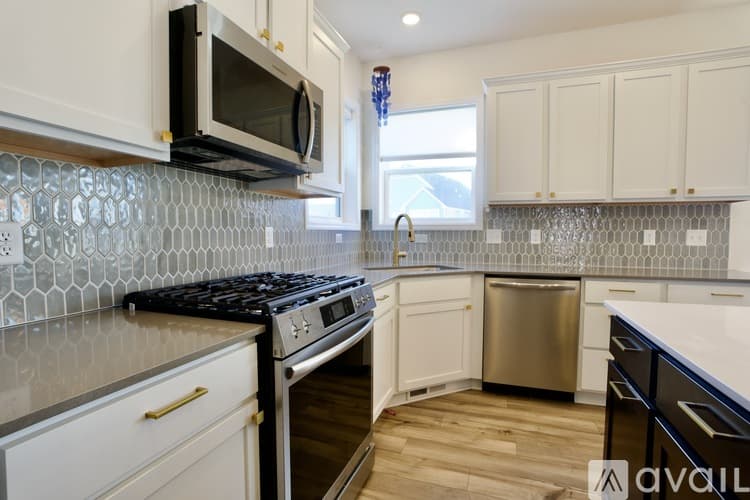 Lino Lakes House: 2080 Watermark Way